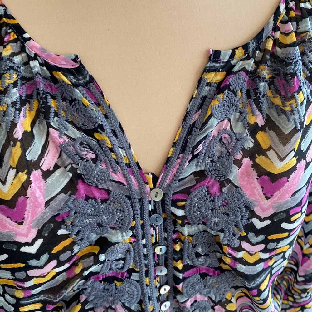 Nordstrom brand Daniel rainn blouse. Size PM multicolor - Picture 3 of 6